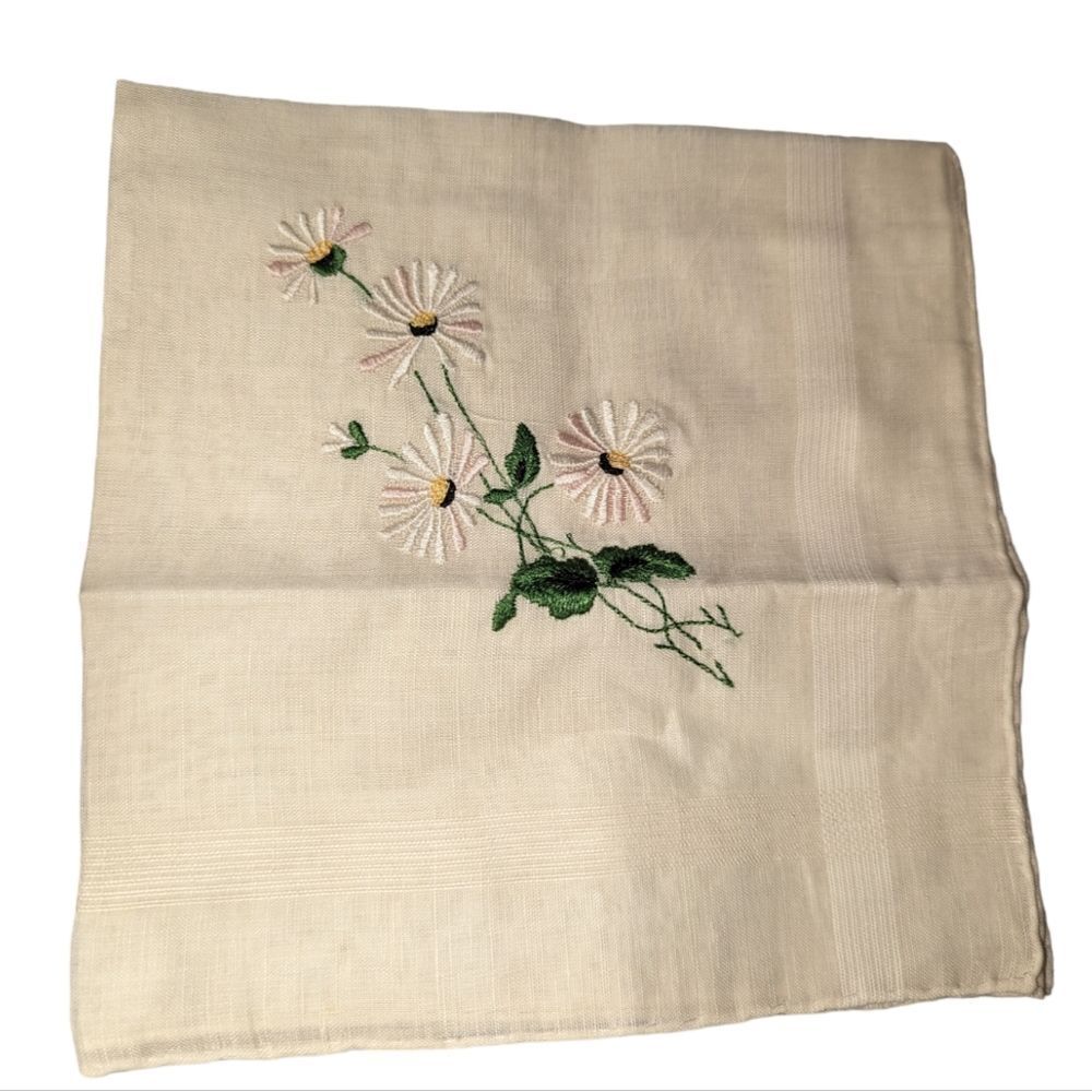 Vintage whiteβhandβembroideredβfloralβhankieβNIPβ
